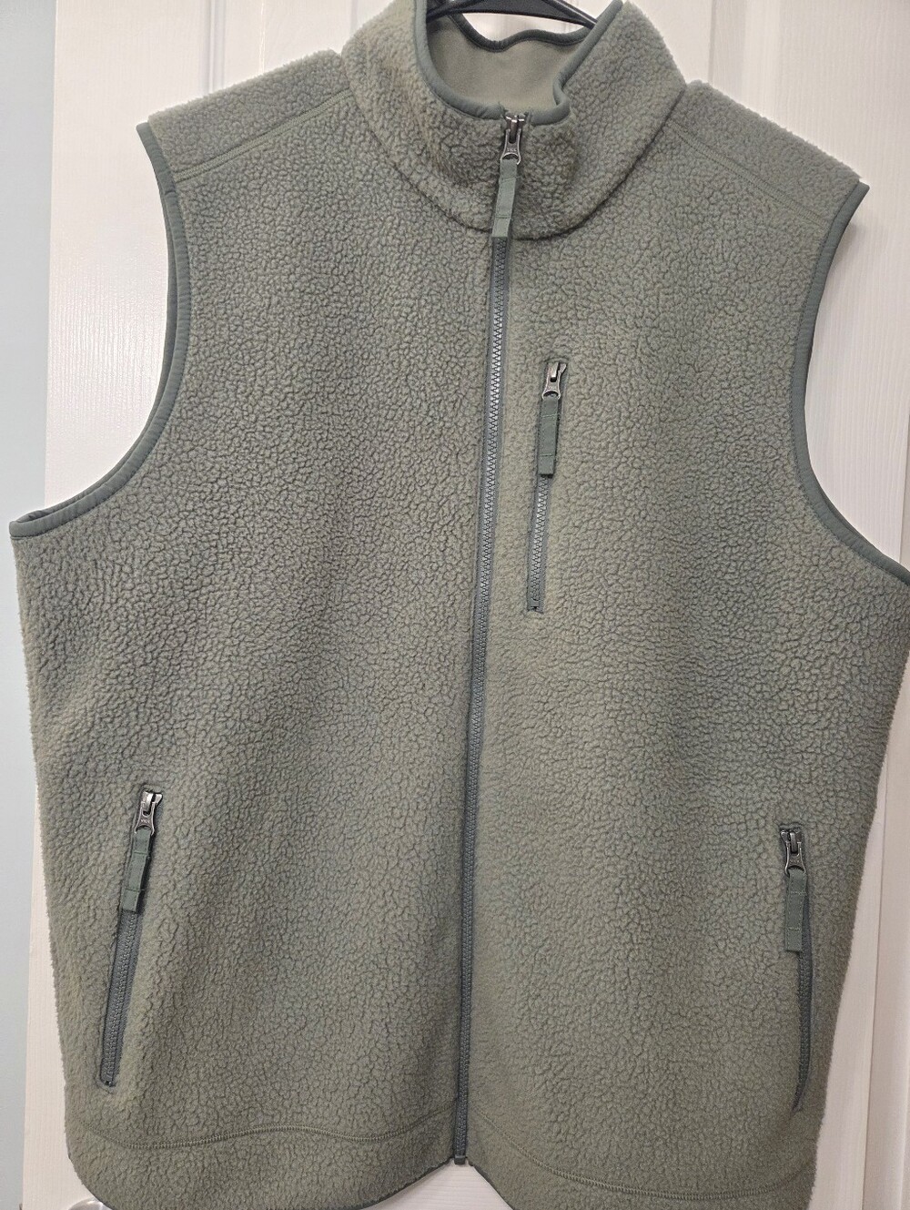 Men's Large Olive Green Eddie Bauer Fleece Vest - Sleeveless Zip Front EUC